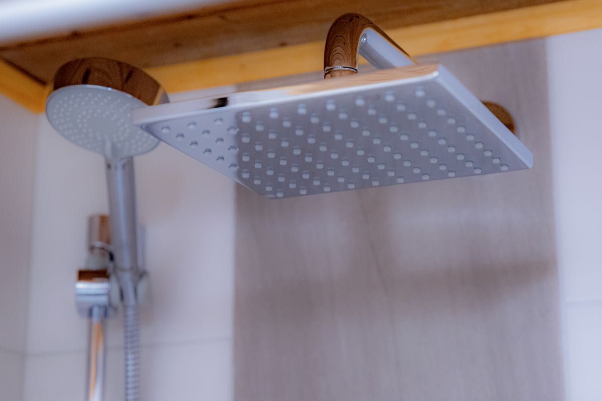 Regenduschkopf und Handbrause – Bad & WC