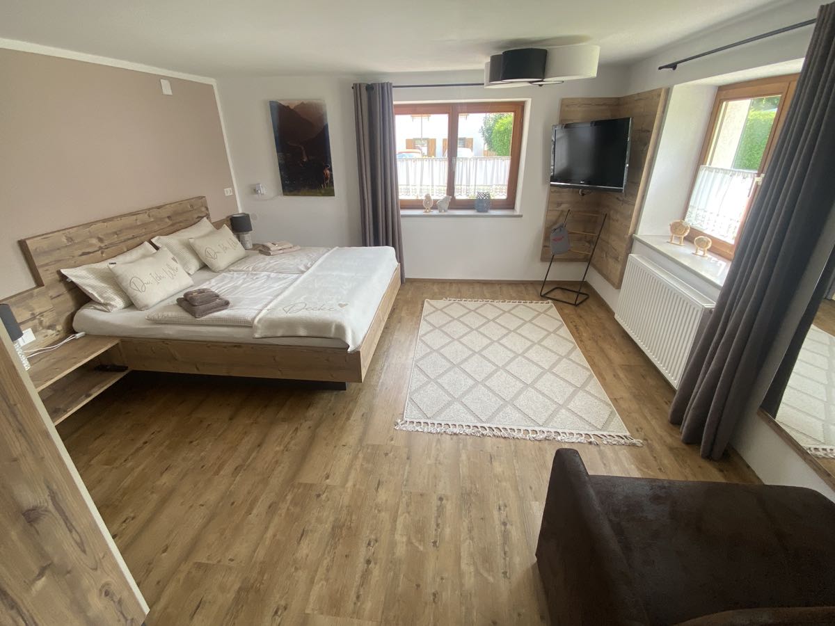 Schlafzimmer 1 mit Schlafsessel – Schlafzimmer 1