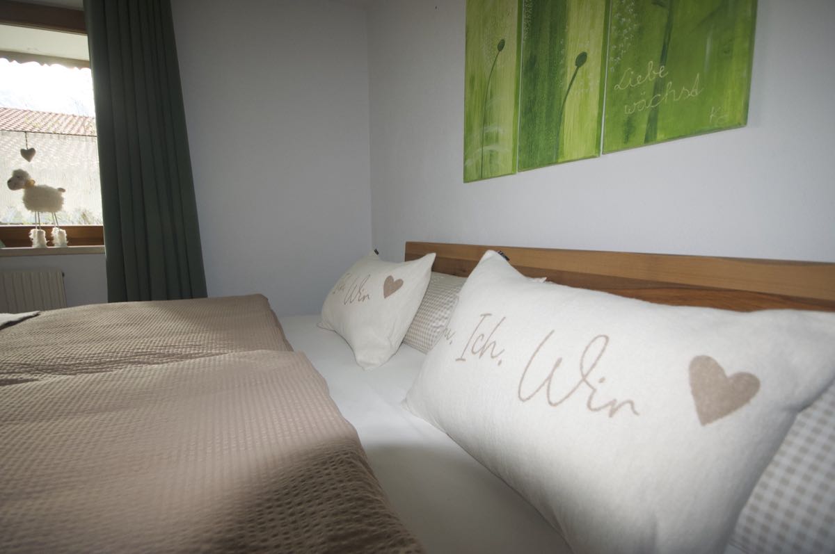 Liebe wächst... – Schlafzimmer 2