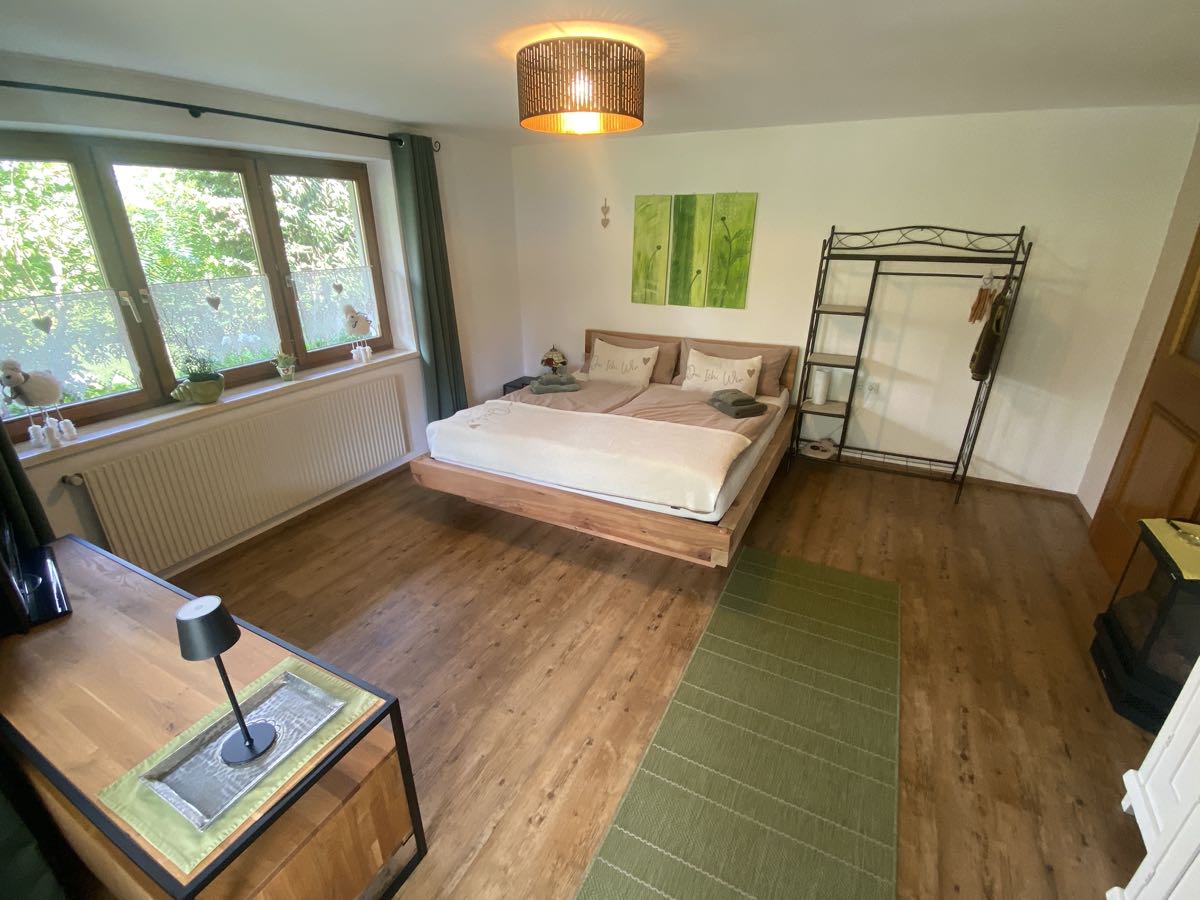 Schlafzimmer 2 mit Doppelbett – Schlafzimmer 2