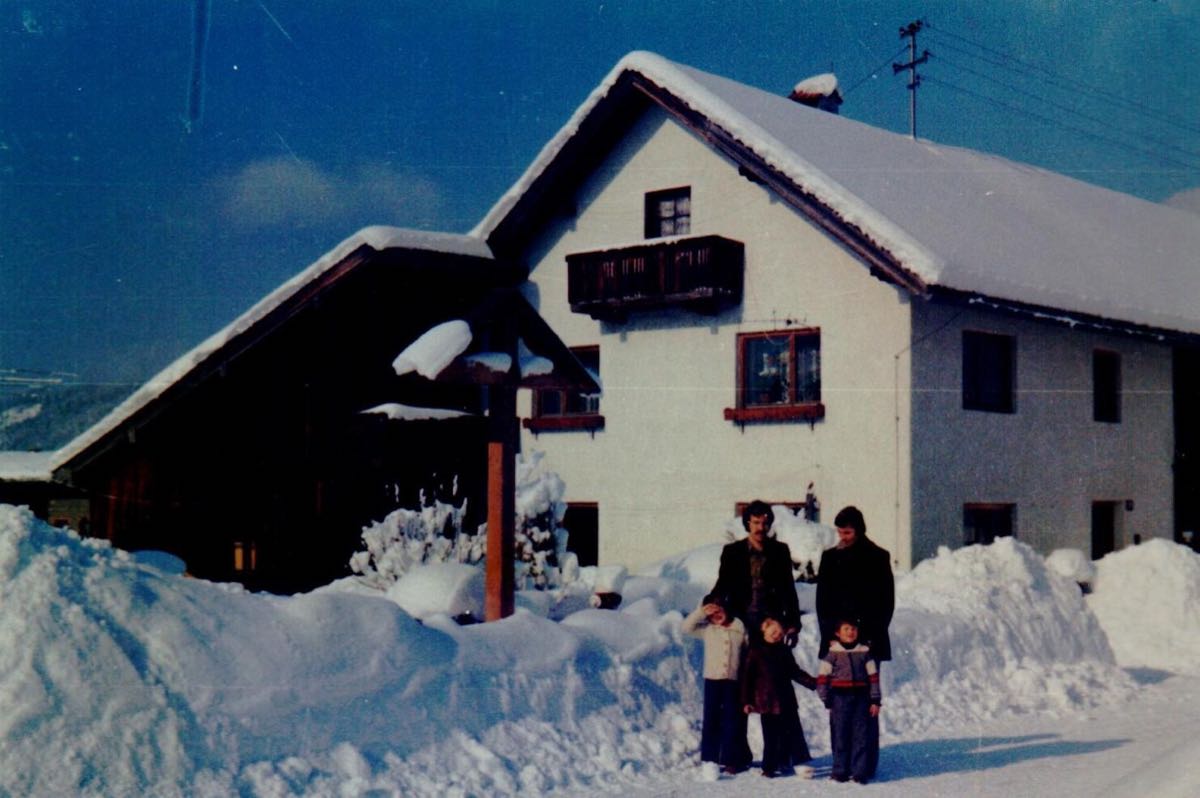 Der Hof früher im Winter – Hofgeschichte